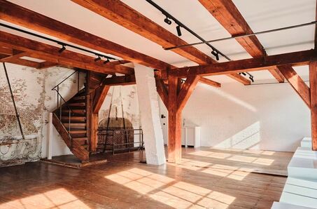 CoachHouse61
