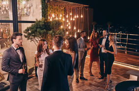 De la peur de manquer quelque chose (FOMO) à la joie de manquer quelque chose (JOMO) : pourquoi l’exclusivité est la nouvelle stratégie marketing