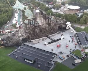 Quelle est la gravité du choc financier après l'incendie de la scène principale ? Les assureurs de Tomorrowland risquent des millions. Quelle est la gravité du choc financier après l'incendie de la scène principale ? Les assureurs de Tomorrowland risquent des millions.