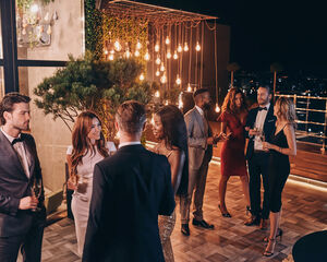 De la peur de manquer quelque chose (FOMO) à la joie de manquer quelque chose (JOMO) : pourquoi l’exclusivité est la nouvelle stratégie marketing