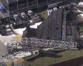 Un énorme mur vidéo s'effondre la veille du festival de musique